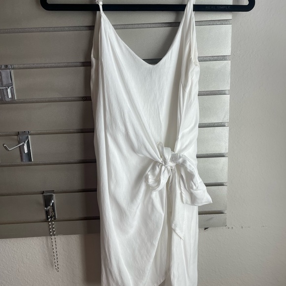 White romper - Picture 2 of 2